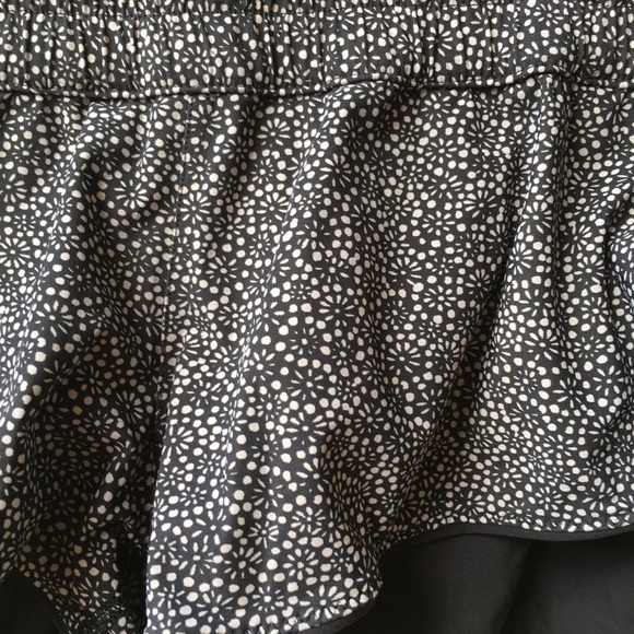 Lululemon Reversible Short - Picture 6 of 12